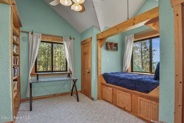 1979 E FALCON CREST RD, Harrison, ID 83833