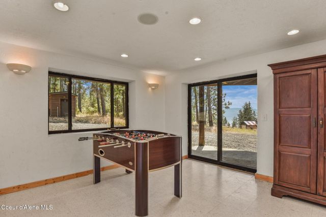 1979 E FALCON CREST RD, Harrison, ID 83833