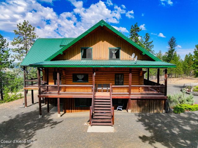1979 E FALCON CREST RD, Harrison, ID 83833