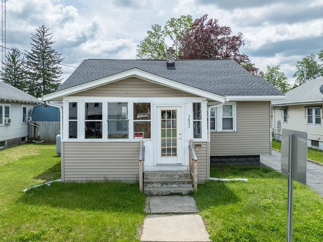 1451 Bay St, Springfield, MA 01109