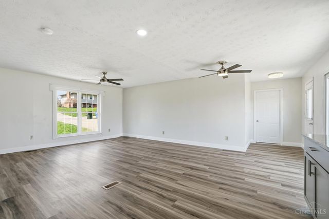 6 Fairborn Court, Hamilton, OH 45013