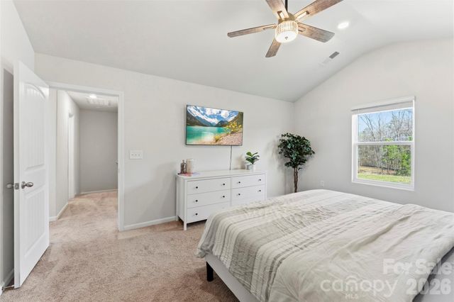 3027 Crescent Lake Lane, Charlotte, NC 28214