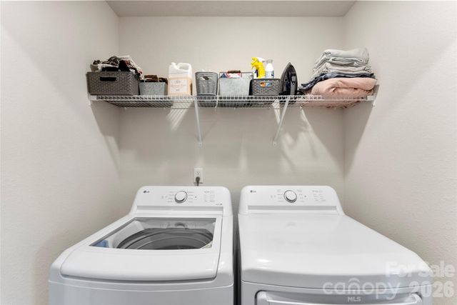 3027 Crescent Lake Lane, Charlotte, NC 28214