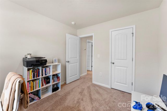 3027 Crescent Lake Lane, Charlotte, NC 28214