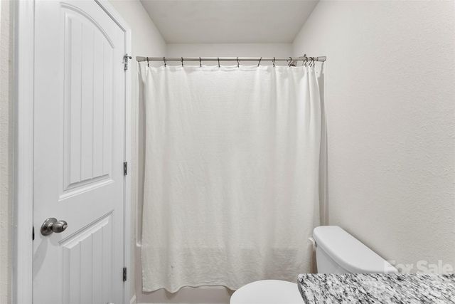 3027 Crescent Lake Lane, Charlotte, NC 28214