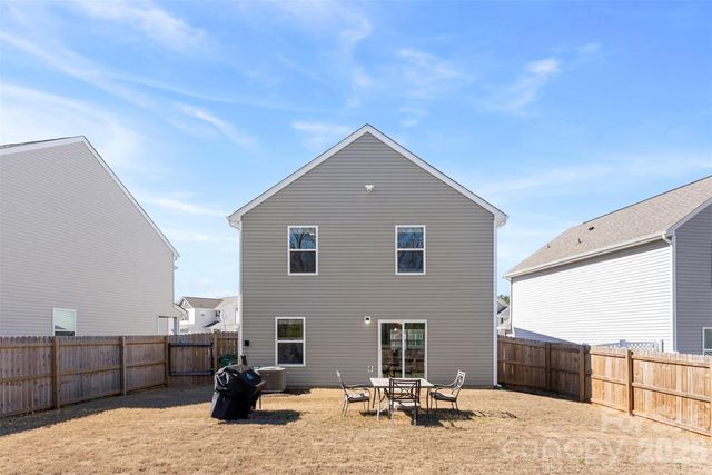 3027 Crescent Lake Lane, Charlotte, NC 28214