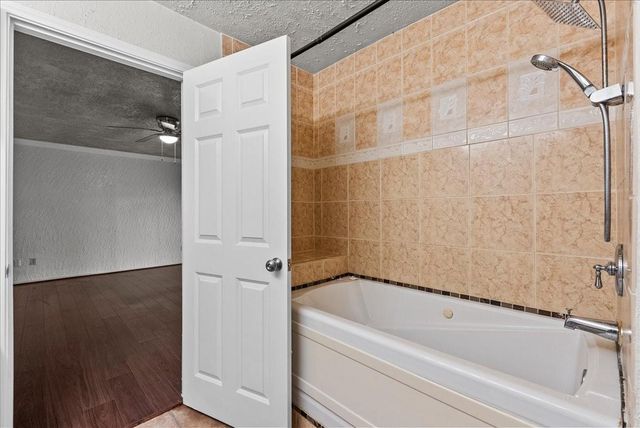 430 W Redway Lane W, Houston, TX 77598