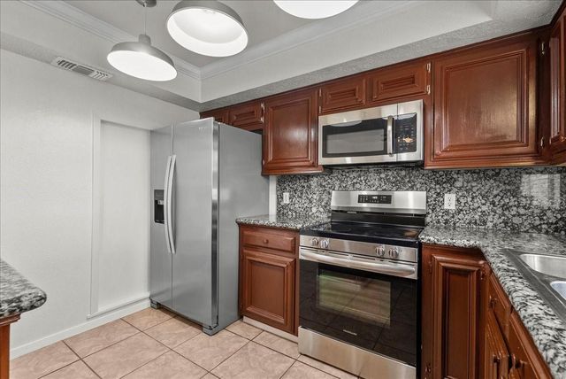 430 W Redway Lane W, Houston, TX 77598