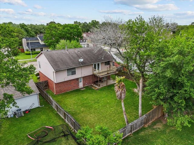 430 W Redway Lane W, Houston, TX 77598