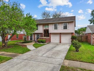 430 W Redway Lane W, Houston, TX 77598
