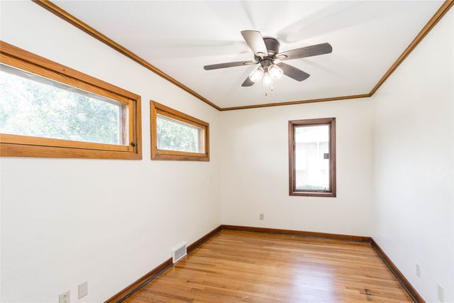 6391 Holcomb Avenue, Des Moines, IA 50322
