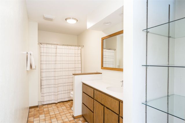 6391 Holcomb Avenue, Des Moines, IA 50322