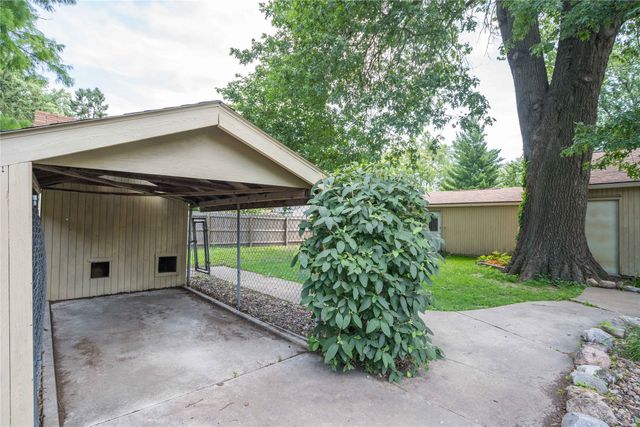 6391 Holcomb Avenue, Des Moines, IA 50322