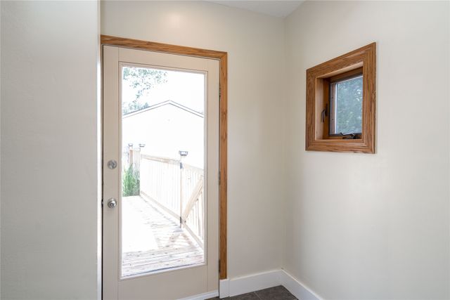 6391 Holcomb Avenue, Des Moines, IA 50322