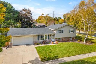 822 Clear View DRIVE, West Bend, WI 53090
