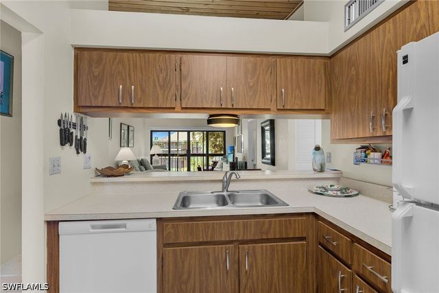 58 Manor TER 8-204, Marco Island, FL 34145