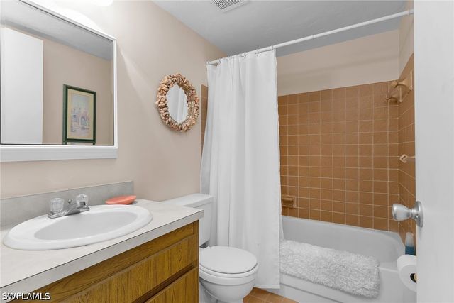 58 Manor TER 8-204, Marco Island, FL 34145
