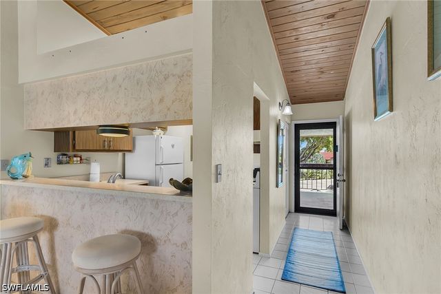 58 Manor TER 8-204, Marco Island, FL 34145