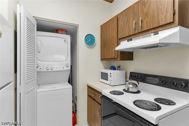 58 Manor TER 8-204, Marco Island, FL 34145