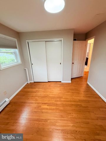 242 SPRING ST, State College, PA 16801