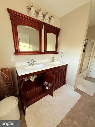 242 SPRING ST, State College, PA 16801