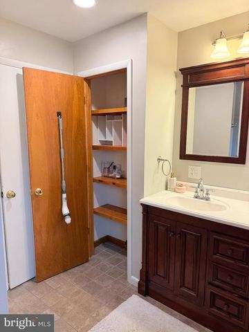 242 SPRING ST, State College, PA 16801