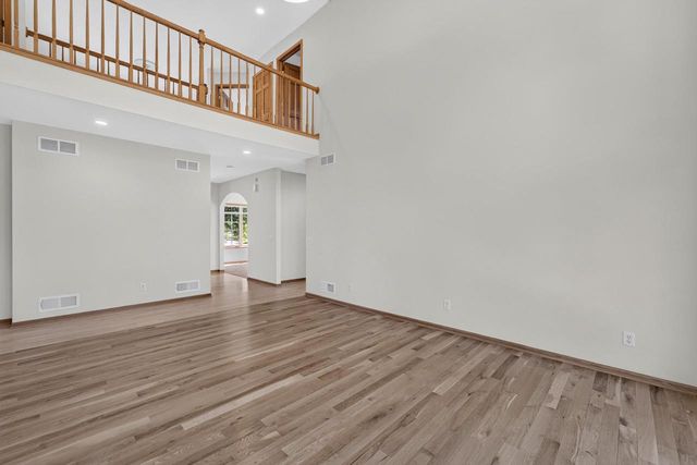8701 Nelson Crossing, Verona, WI 53593