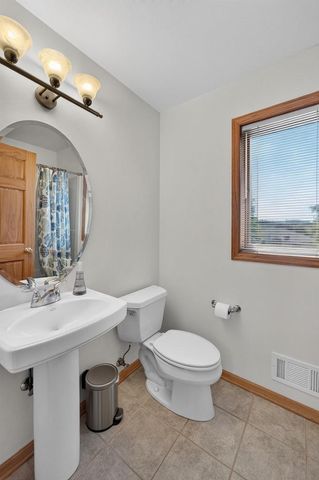 8701 Nelson Crossing, Verona, WI 53593