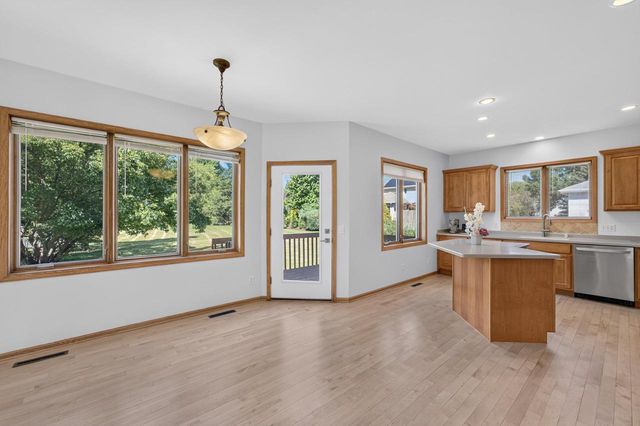8701 Nelson Crossing, Verona, WI 53593