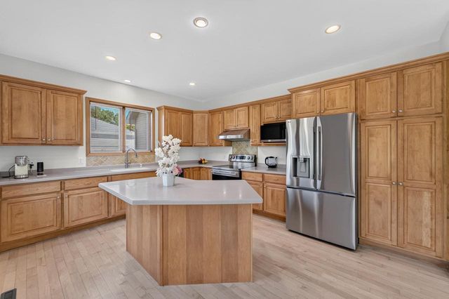 8701 Nelson Crossing, Verona, WI 53593