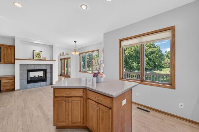 8701 Nelson Crossing, Verona, WI 53593