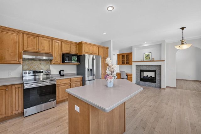 8701 Nelson Crossing, Verona, WI 53593