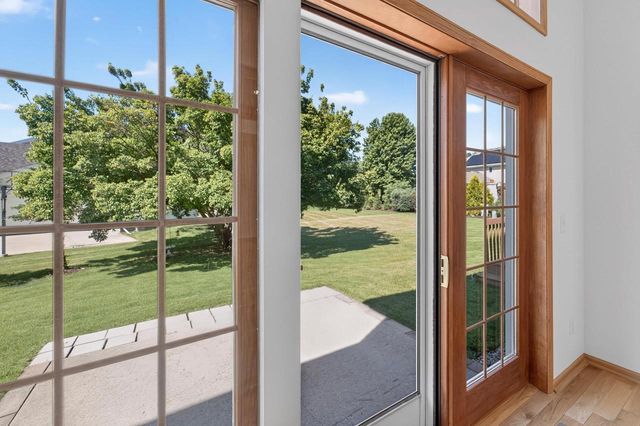 8701 Nelson Crossing, Verona, WI 53593