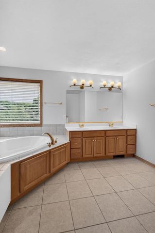 8701 Nelson Crossing, Verona, WI 53593