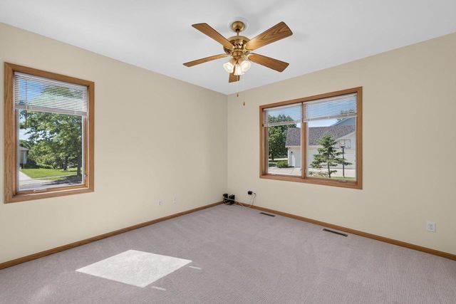 8701 Nelson Crossing, Verona, WI 53593