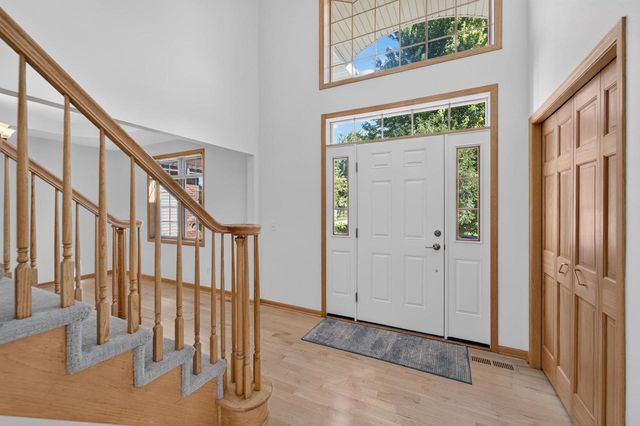 8701 Nelson Crossing, Verona, WI 53593