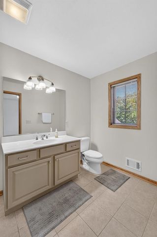 8701 Nelson Crossing, Verona, WI 53593