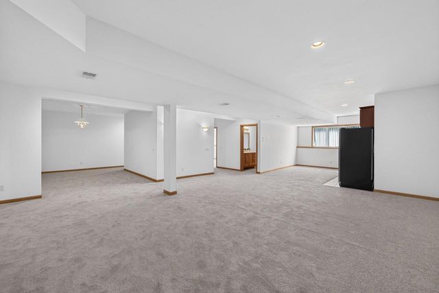 8701 Nelson Crossing, Verona, WI 53593