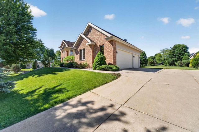 8701 Nelson Crossing, Verona, WI 53593