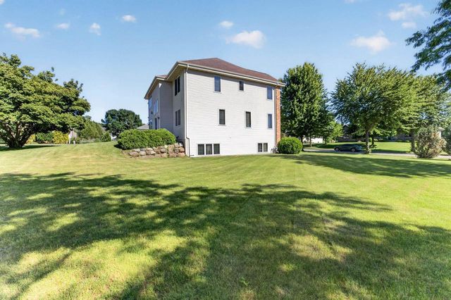 8701 Nelson Crossing, Verona, WI 53593