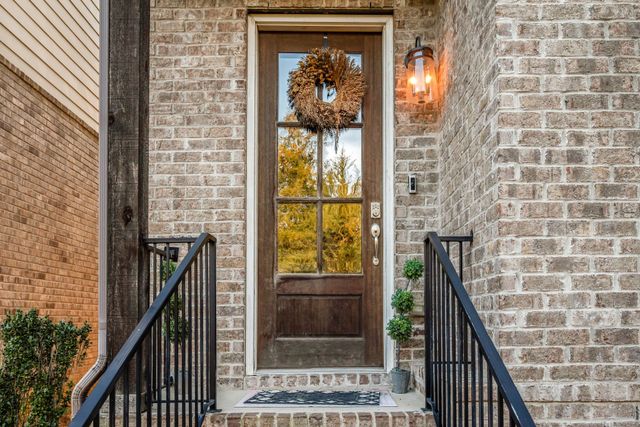 232 Cedar Place Row, Nashville, TN 37221