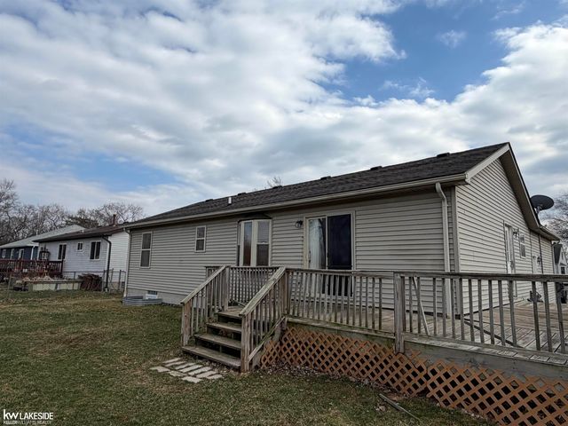 1120 West Boulevard, Marine City, MI 48039