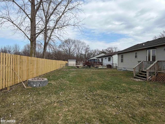 1120 West Boulevard, Marine City, MI 48039