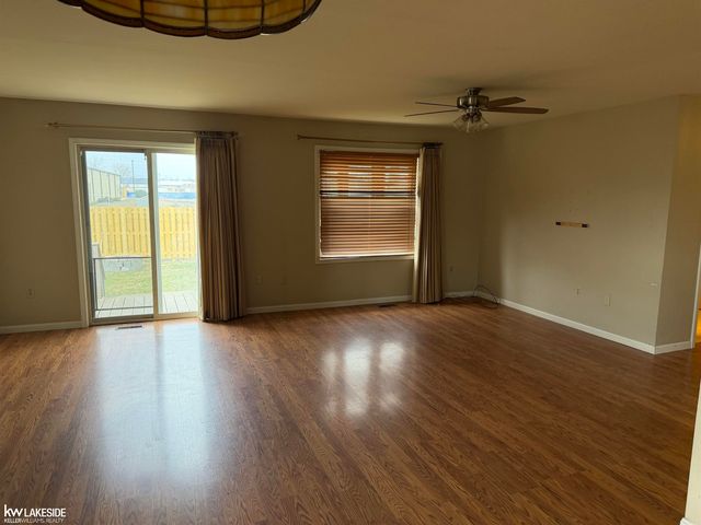 1120 West Boulevard, Marine City, MI 48039