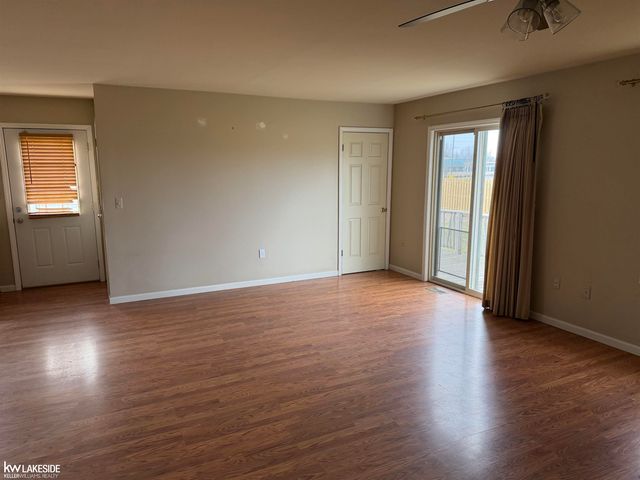 1120 West Boulevard, Marine City, MI 48039