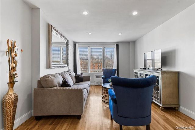 5425 Valles Avenue 3F, Bronx, NY 10471