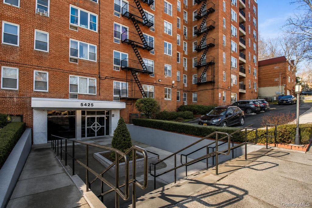 5425 Valles Avenue 3F, Bronx, NY 10471