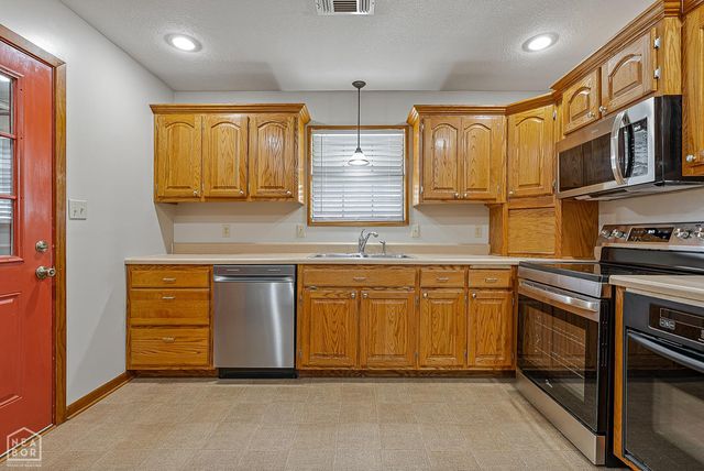 2801 Linwood Drive, Paragould, AR 72450