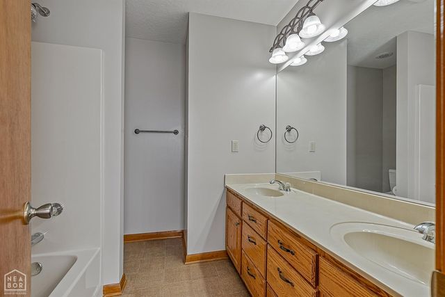 2801 Linwood Drive, Paragould, AR 72450