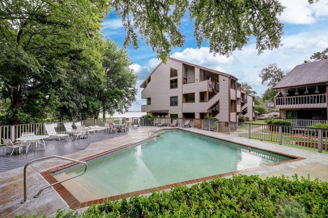 3900 Aspen Drive A207, Montgomery, TX 77356